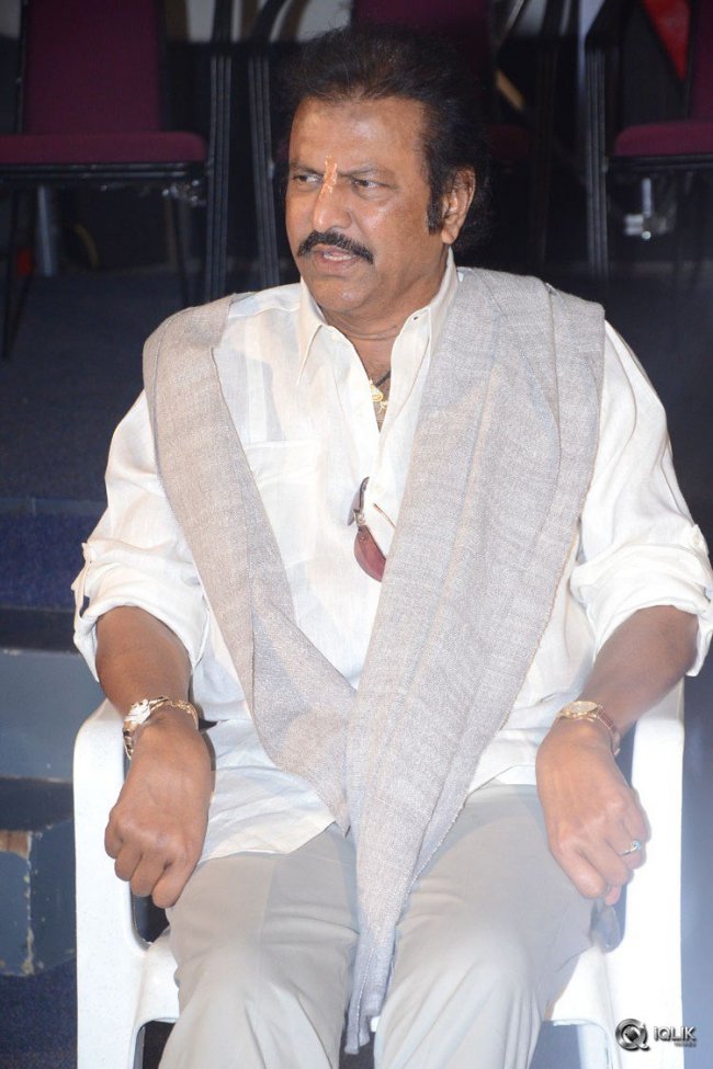 Gayatri-Movie-Pressmeet-Stills